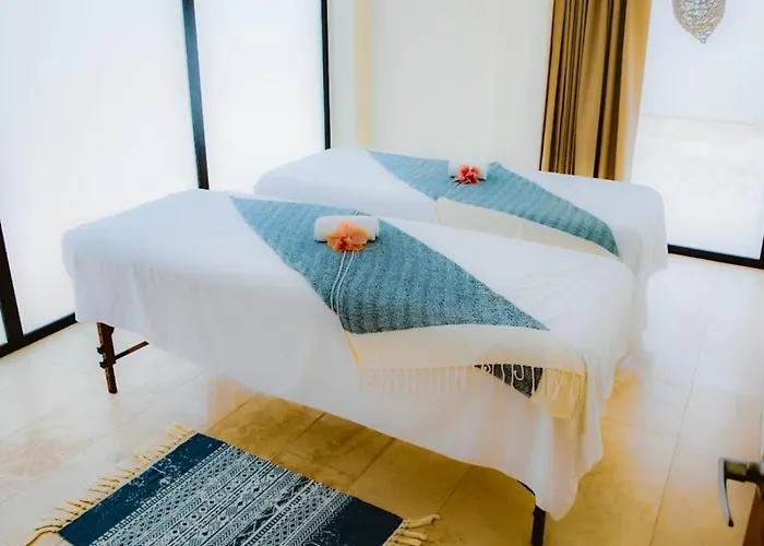 Hotel The Waves By Experience 4*